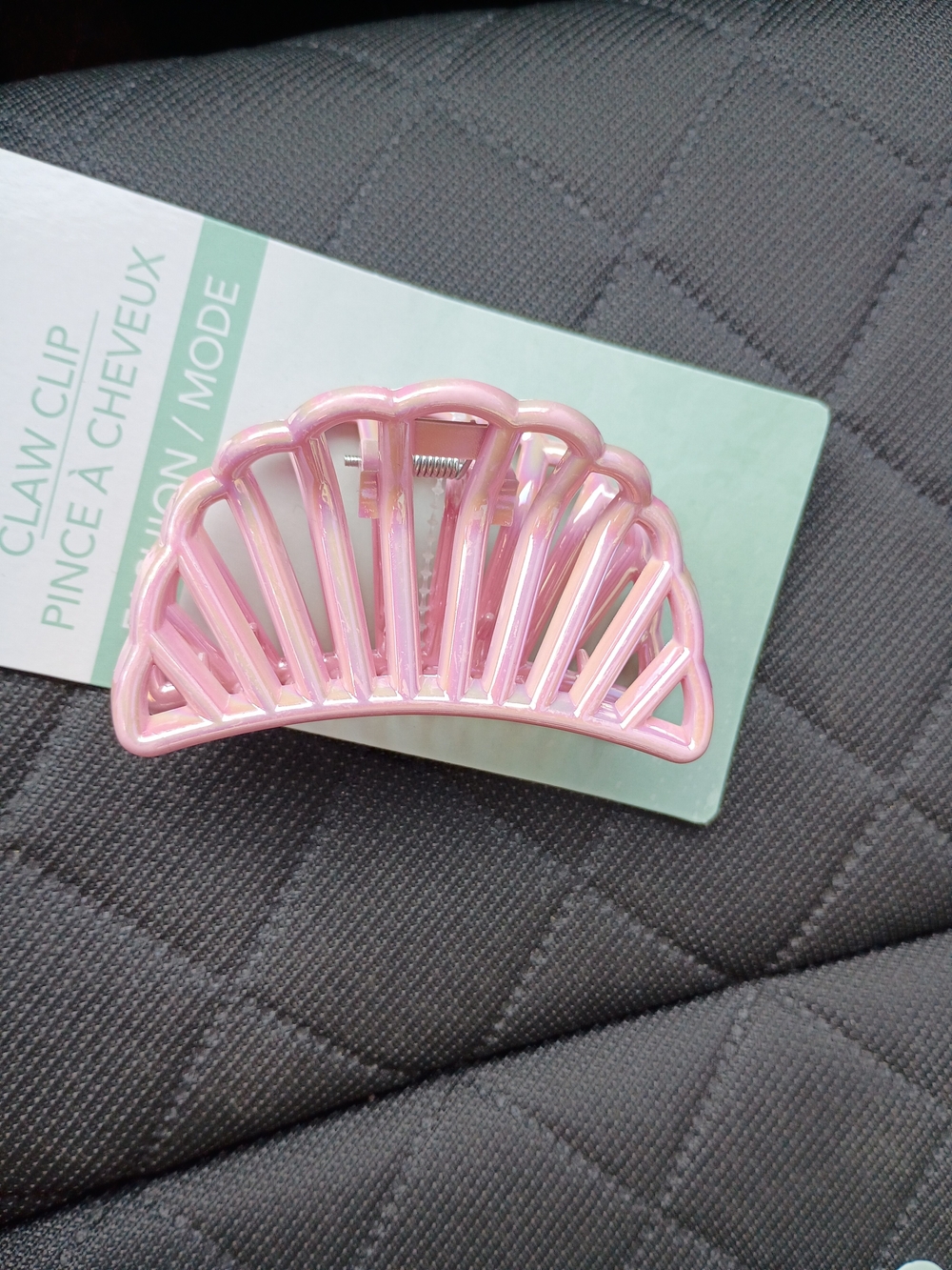 Pink Shell Hair Claw Clip for Women - Elegant Pastel Accessory
